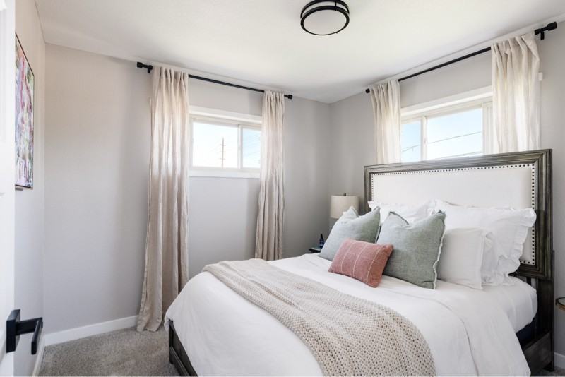 10516 Pearl St - Photo 5 of 13