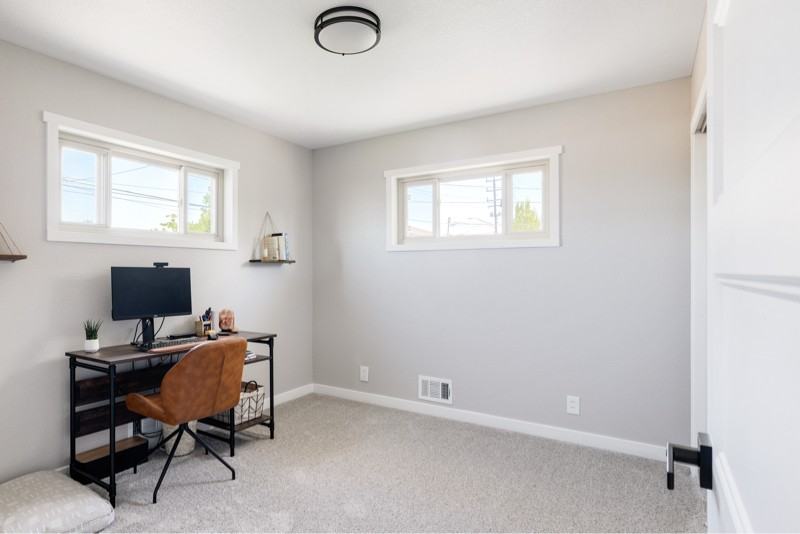 10516 Pearl St - Photo 6 of 13