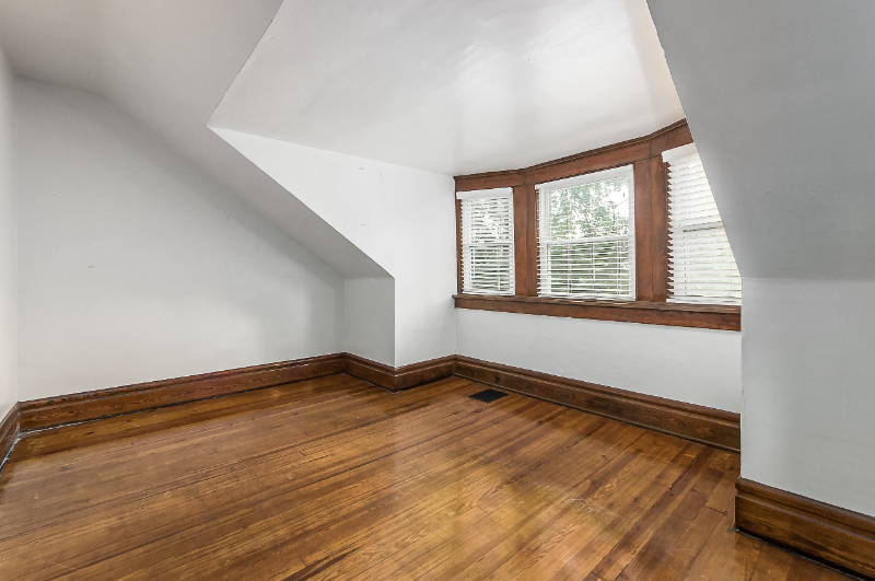 2469 Indiana Ave - Photo 7 of 13