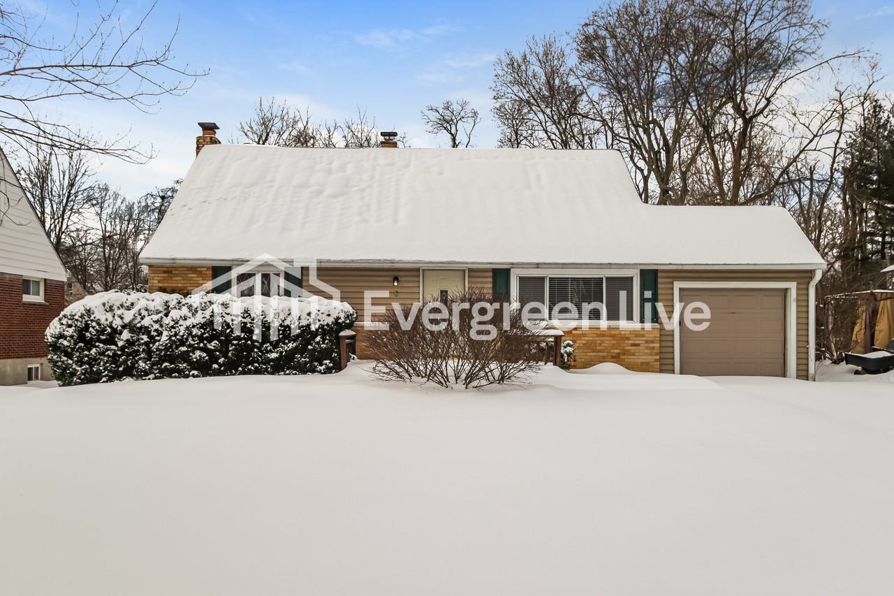 6 Deerhill Ln - Photo 2 of 16