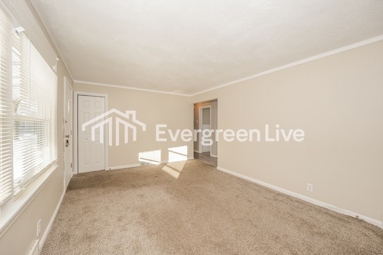 1622 Lynn Ave - Photo 3 of 15