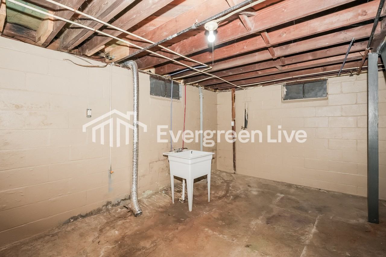 1622 Lynn Ave - Photo 6 of 15