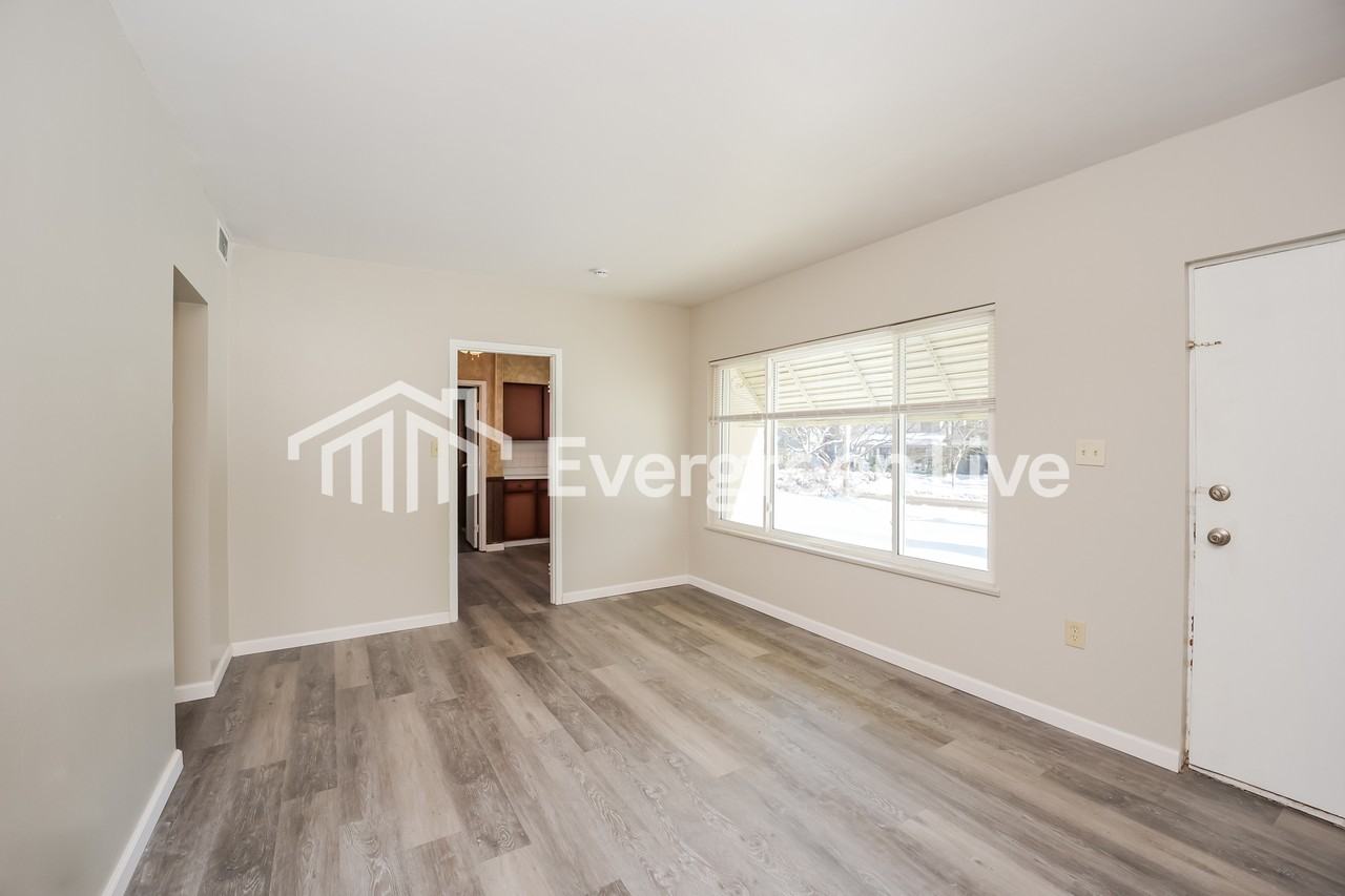 314 Merriman Rd - Photo 3 of 15