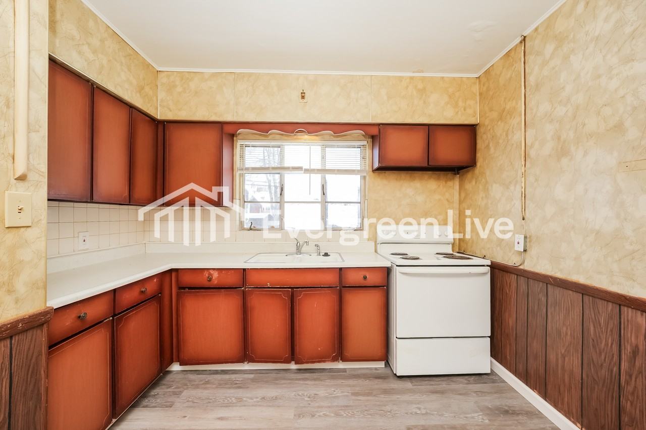 314 Merriman Rd - Photo 5 of 15