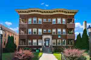 featured image of 2311 W Wisconsin Ave #05