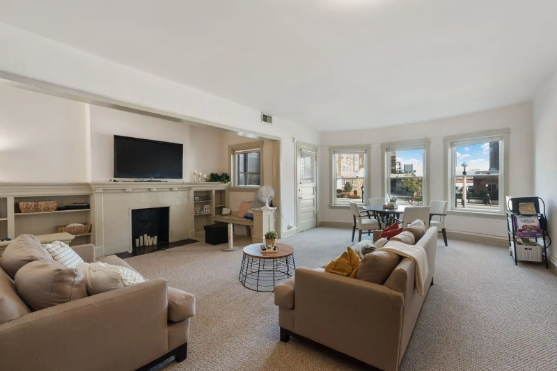 2311 W Wisconsin Ave #05 - Photo 2 of 6