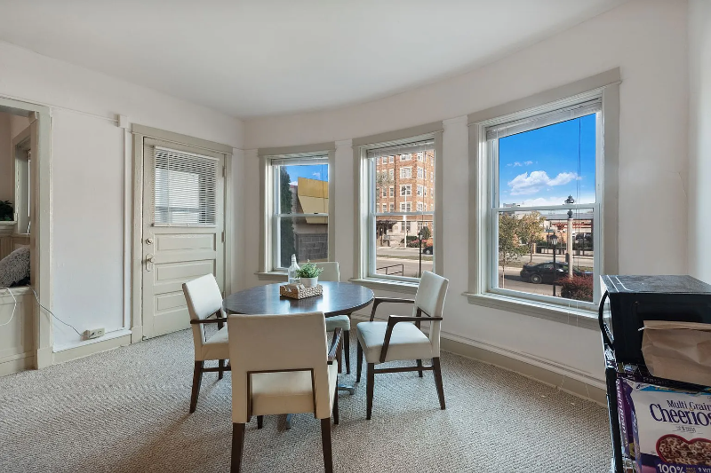 2311 W Wisconsin Ave #05 - Photo 3 of 6