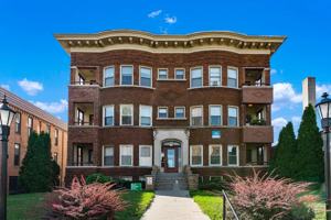 featured image of 2311 W Wisconsin Ave #06