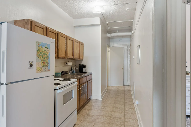 2311 W Wisconsin Ave #06 - Photo 4 of 5