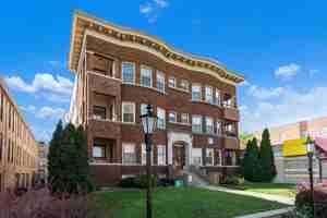 featured image of 2311 W Wisconsin Ave #09