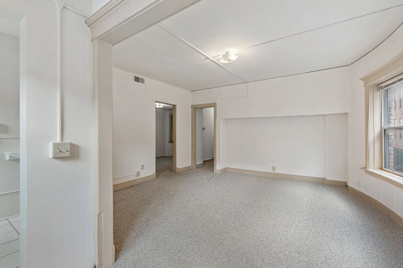 2311 W Wisconsin Ave #09 - Photo 4 of 7