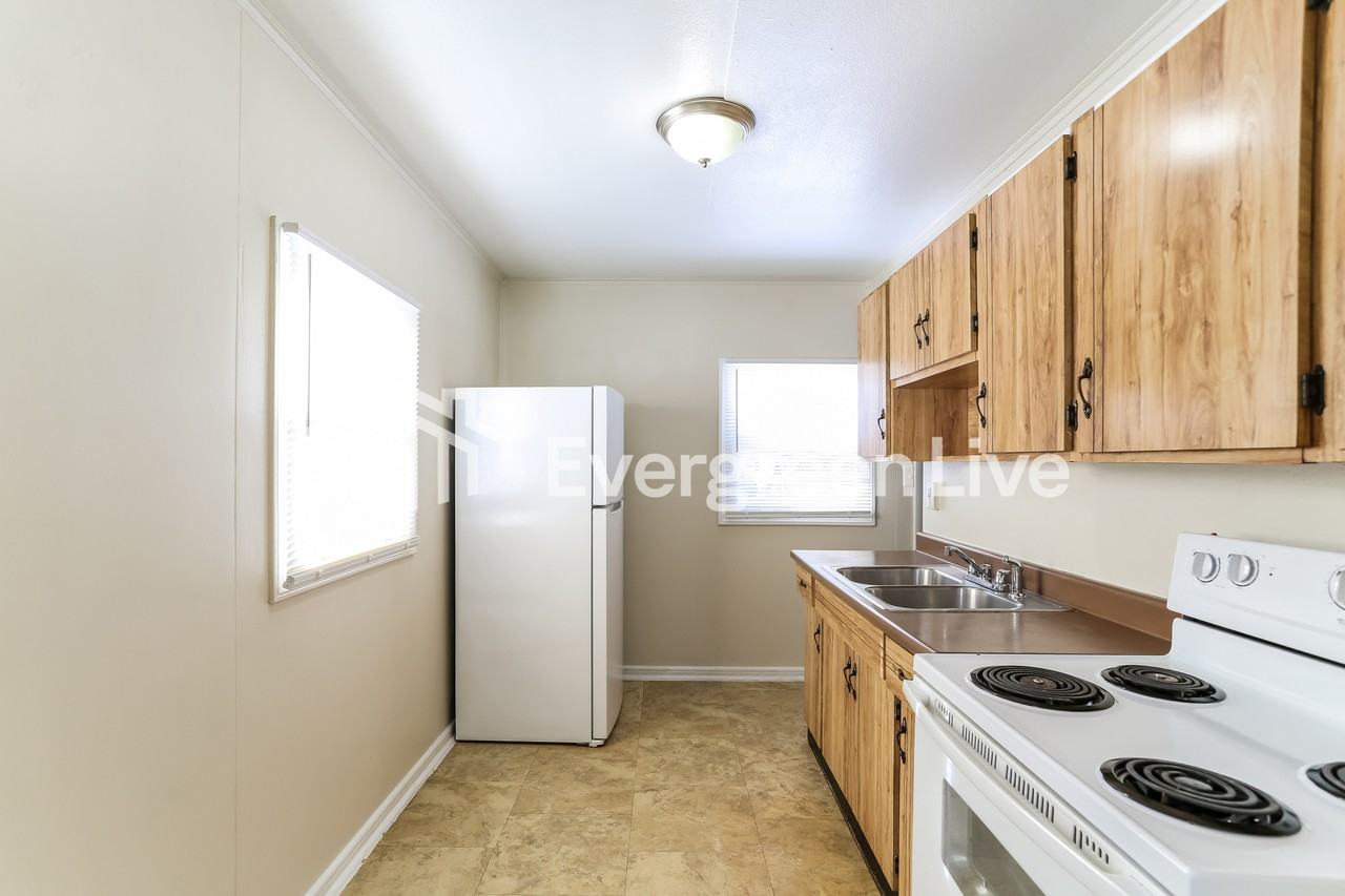 885 S Ashburton Rd - Photo 5 of 15