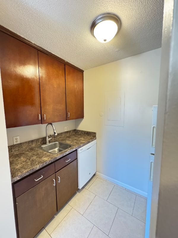 1810 E St #301 - Photo 4 of 8