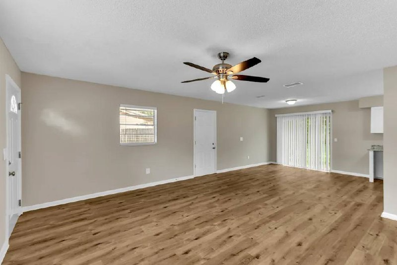 910 E Humphrey St - Photo 5 of 24