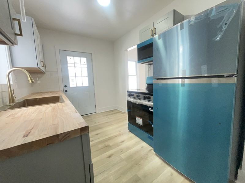 1706 Davidson St - Photo 3 of 20