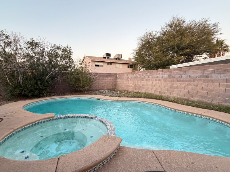 6802 Bonillo Dr - Photo 2 of 4