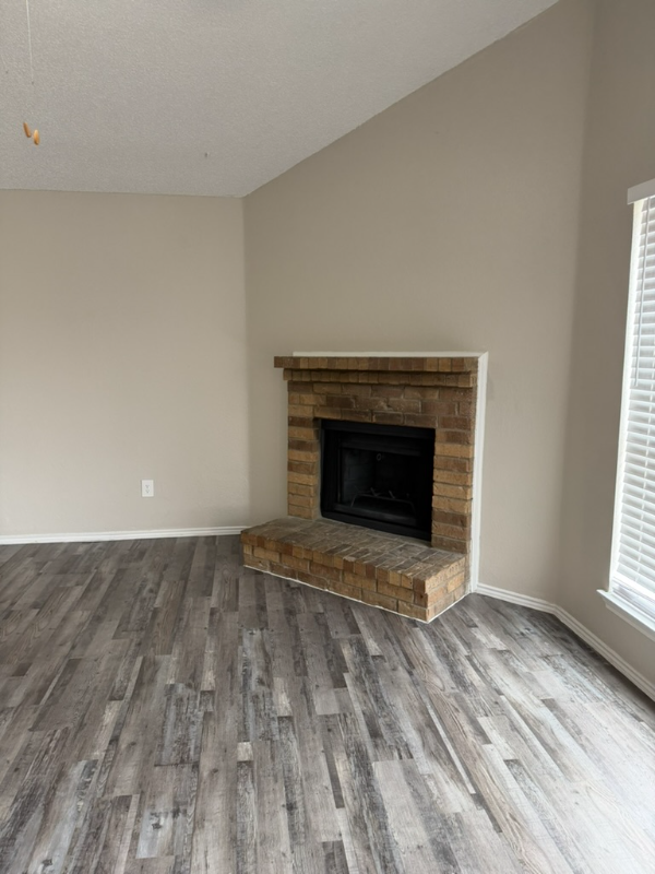 3016 Gregory Ln - Photo 3 of 22