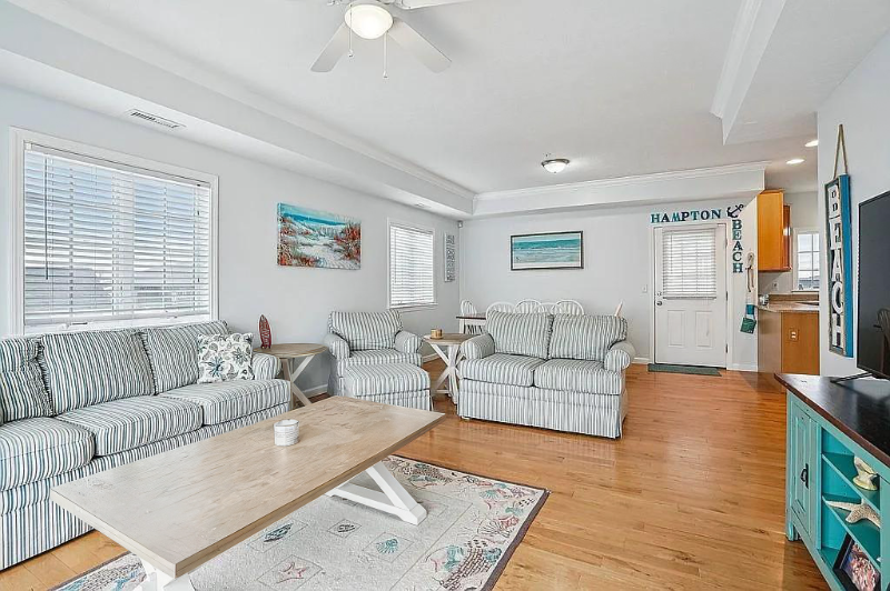 7 F St #4 - Photo 4 of 14