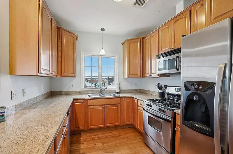 7 F St #4 - Photo 5 of 14