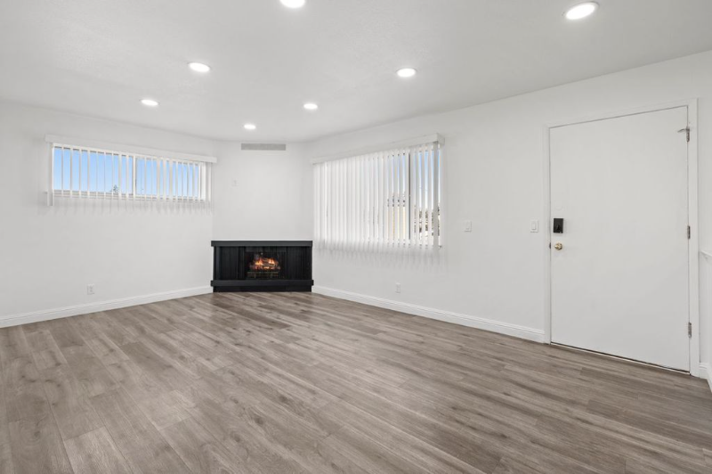 3947 Via Milano - Photo 5 of 14