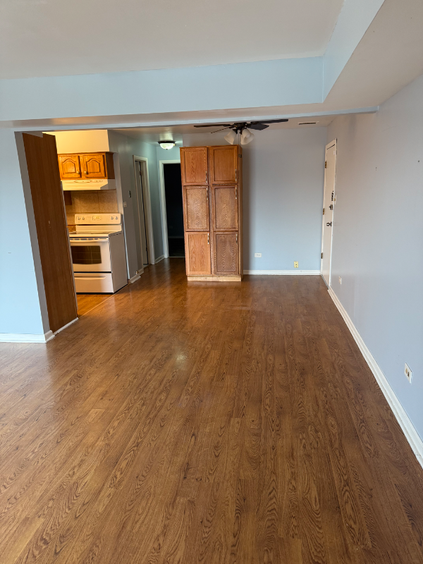 11925 S Lawndale Ave Unit 3b1 #3B1 - Photo 5 of 19