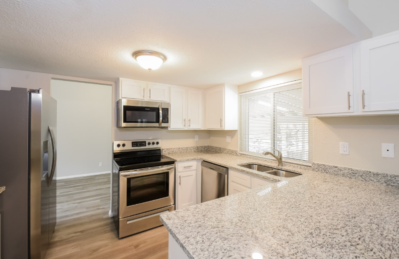 15508 N Oxford Avenue #A11 - Photo 3 of 7