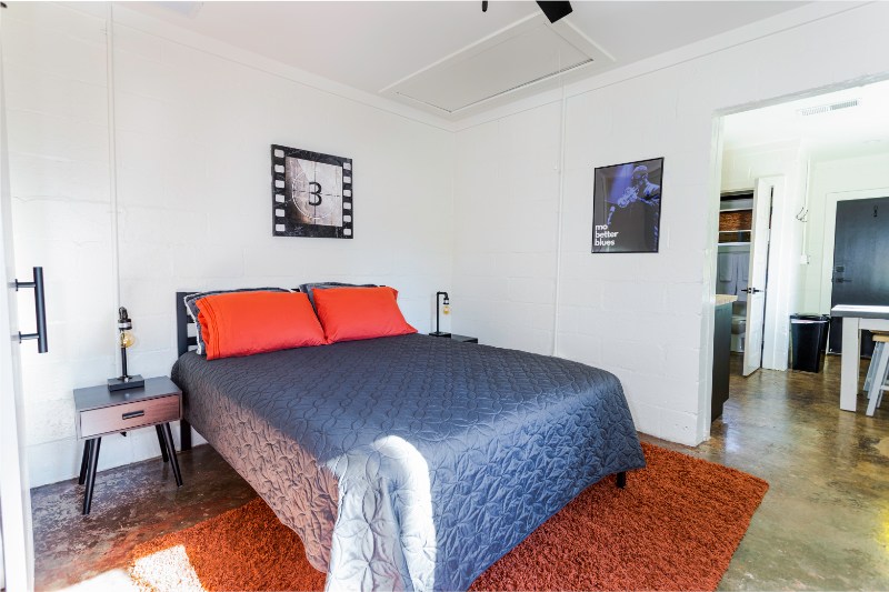 958 Smith St Sw #B - Photo 2 of 20