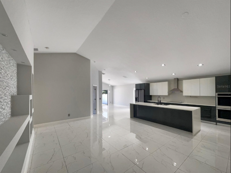 401 Baltic Ct - Photo 2 of 8