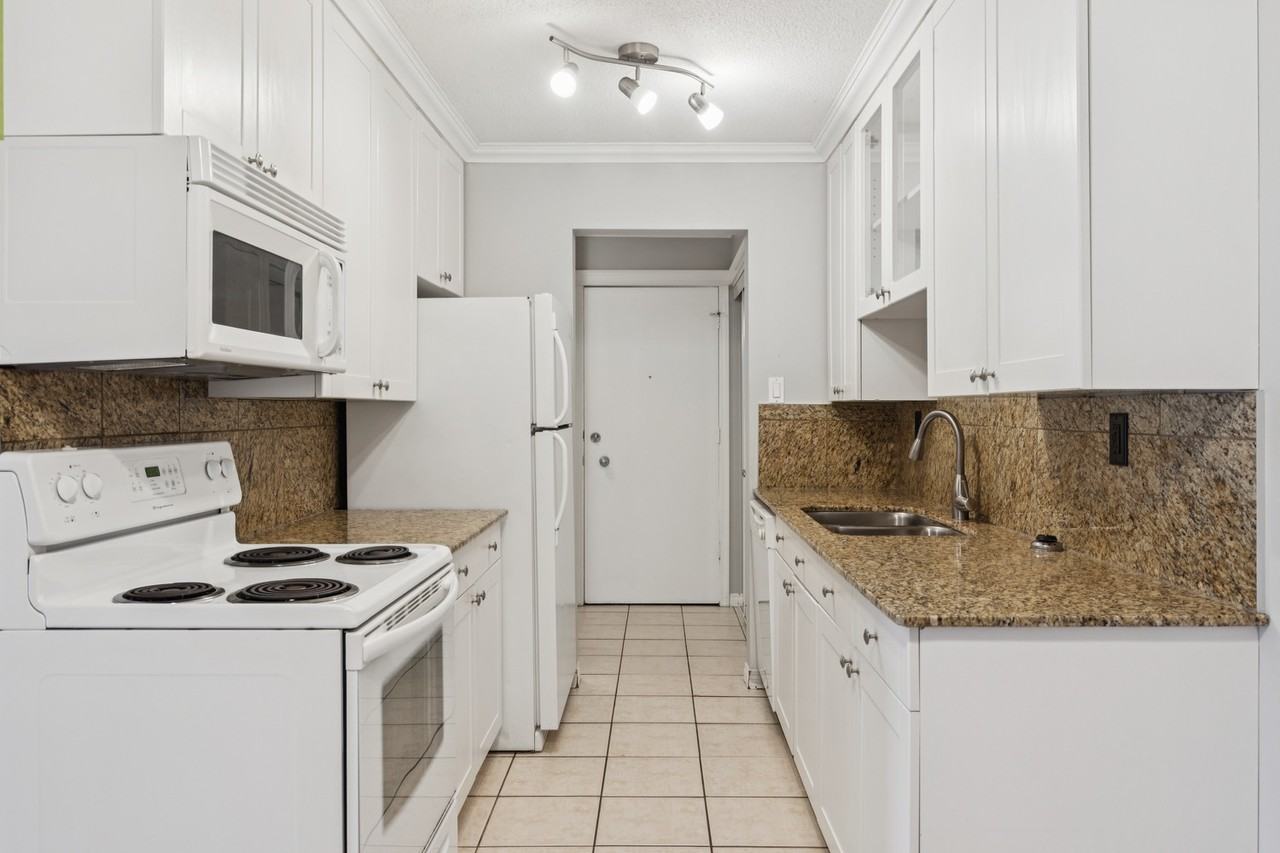 Seymour Place - Photo 5 of 20