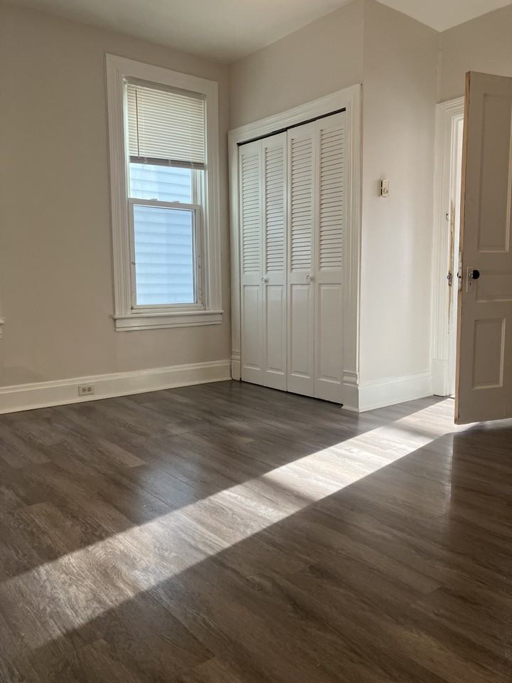 316 S Spring Ave #1 - Photo 3 of 6