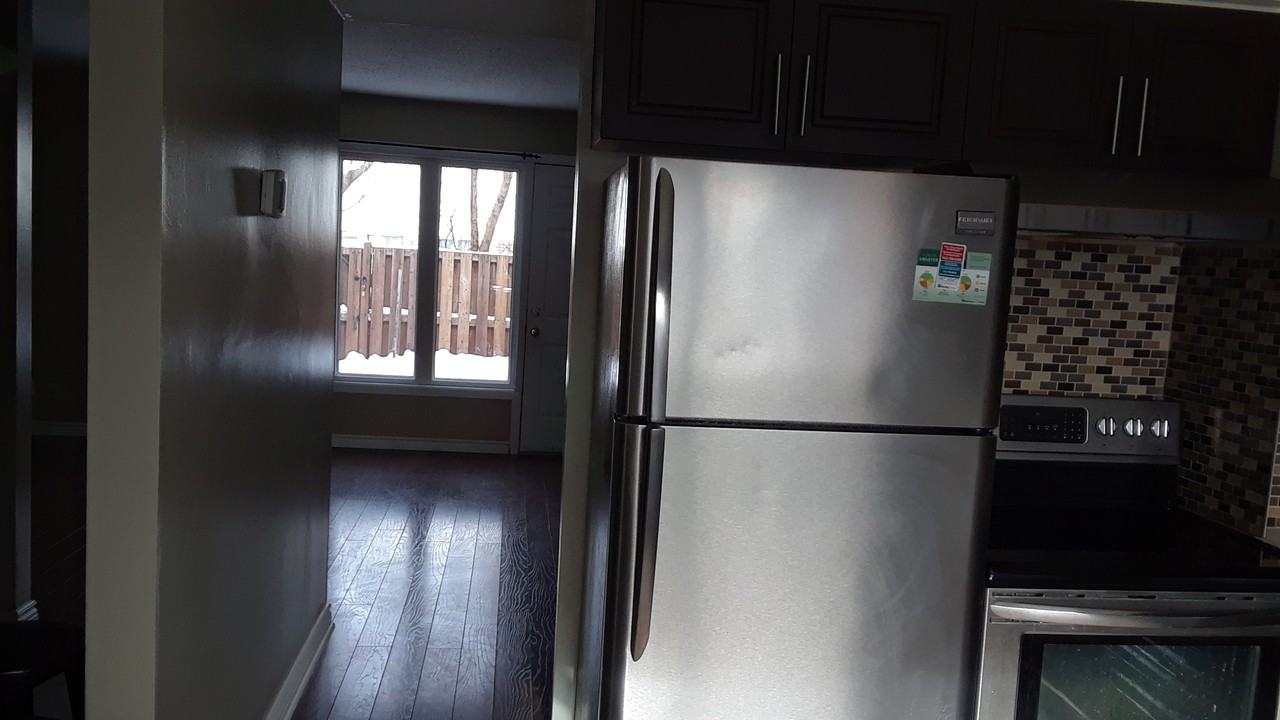 665 Hochelaga Street - Photo 5 of 20