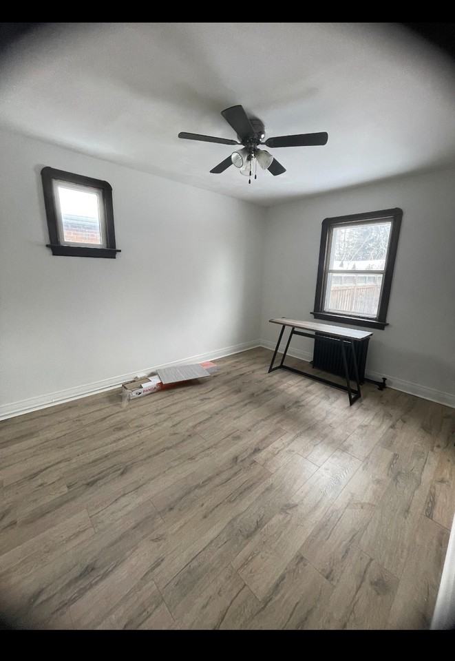 Coxwell Ave & Cosburn Ave. - Photo 4 of 8