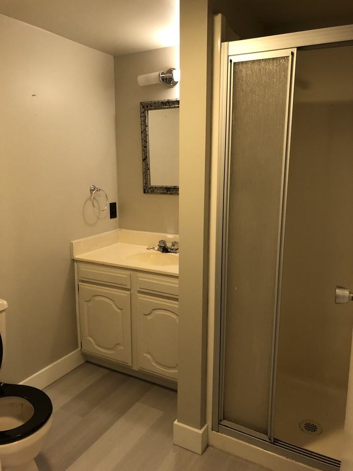 316 Robertson Street #B - Photo 3 of 11