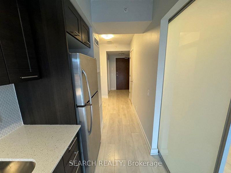 2220 Lake Shore Boulevard West #4 - Photo 6 of 8