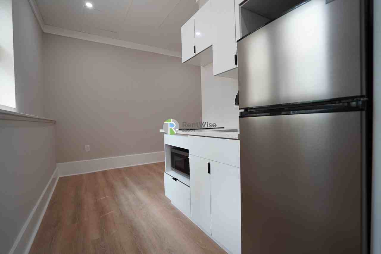 142 Dorchester St #4