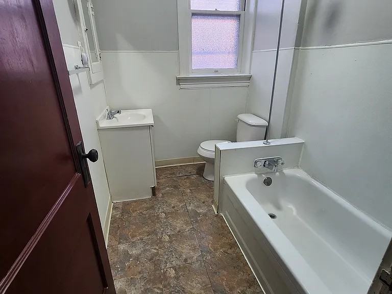 5224 Louisiana Ave #2F - Photo 4 of 10