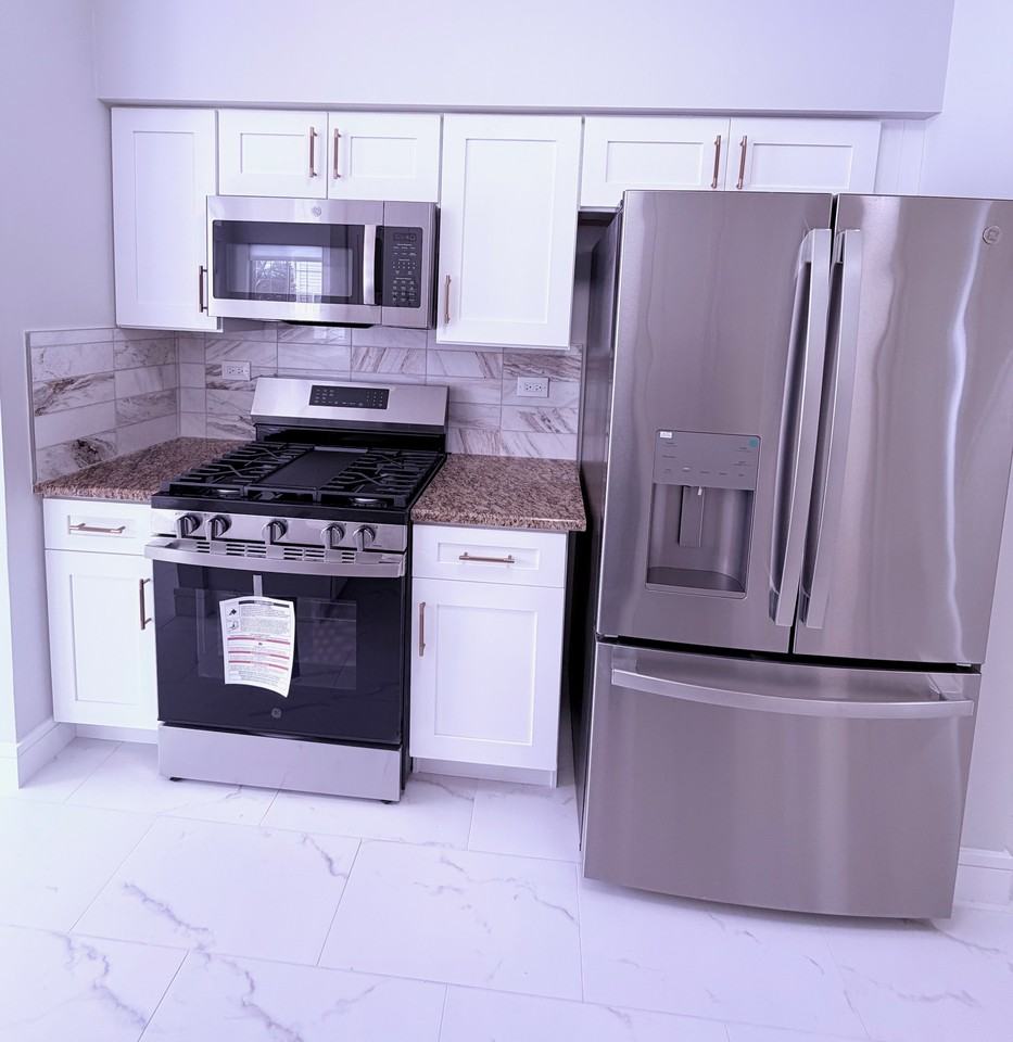 2741 Odlum Dr #3 - Photo 3 of 22