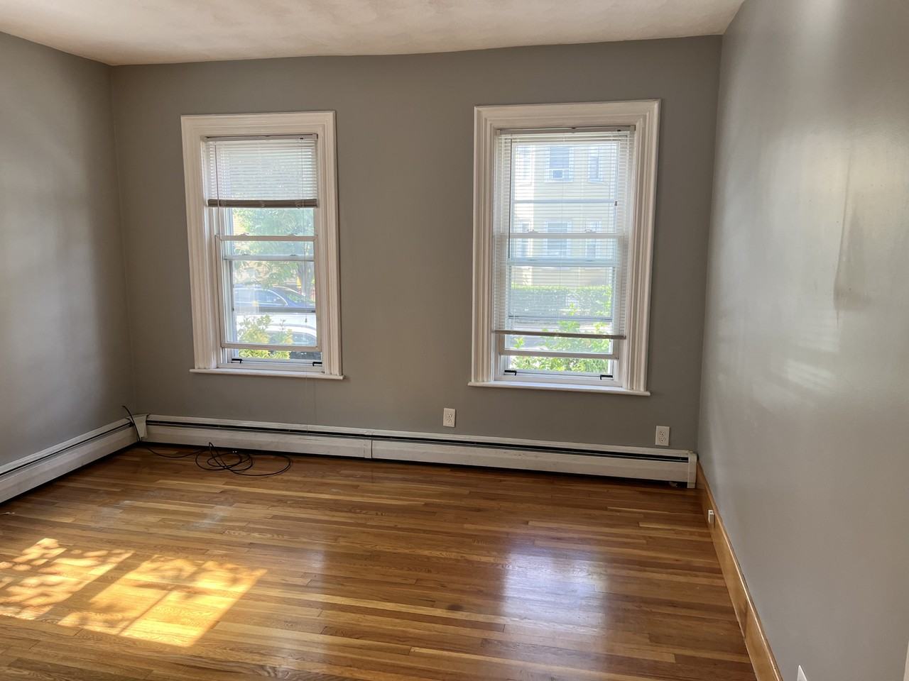 84 Byron St #1 - Photo 4 of 14