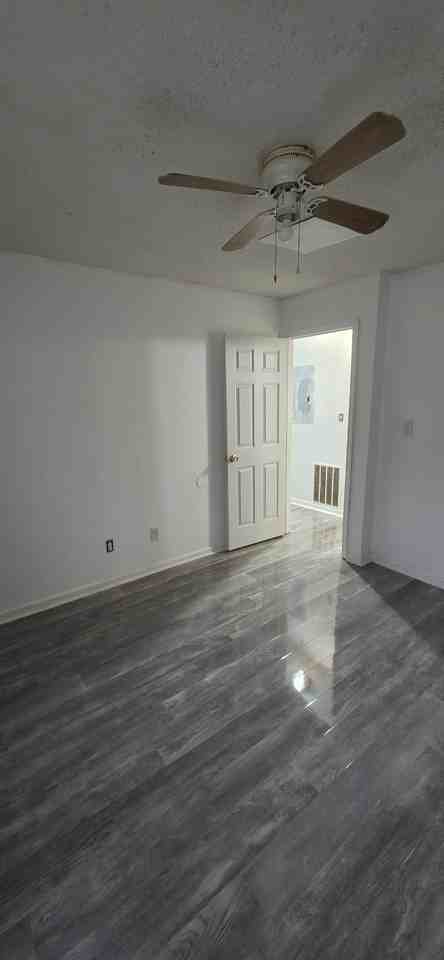 8526 Pineland Dr Apt C #NA - Photo 4 of 9
