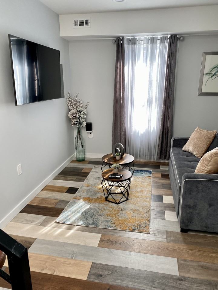 Hazel Ave #2ndFL3rdFL - Photo 6 of 8