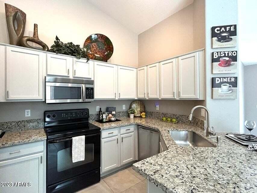 15247 W Elm Cir - Photo 3 of 17