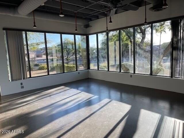 9624 N Monterey Dr - Photo 2 of 5