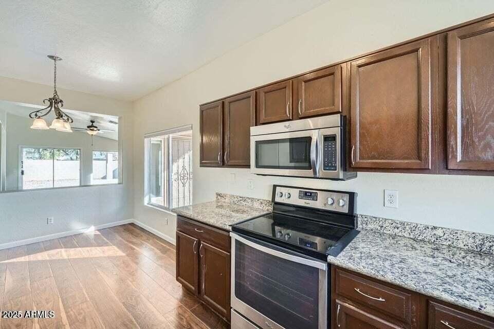 15436 W Port Royale Ln - Photo 5 of 27