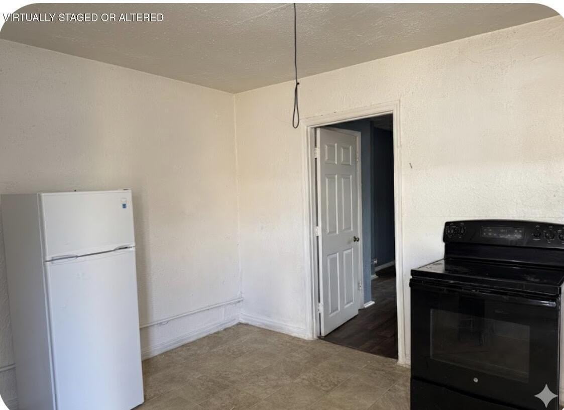 1921 Emerson Dr - Photo 2 of 11