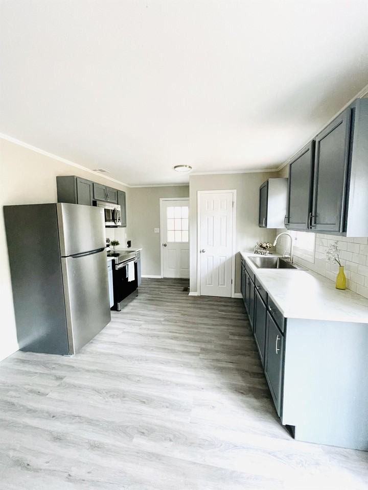 338 Milburn Dr #1 - Photo 3 of 10