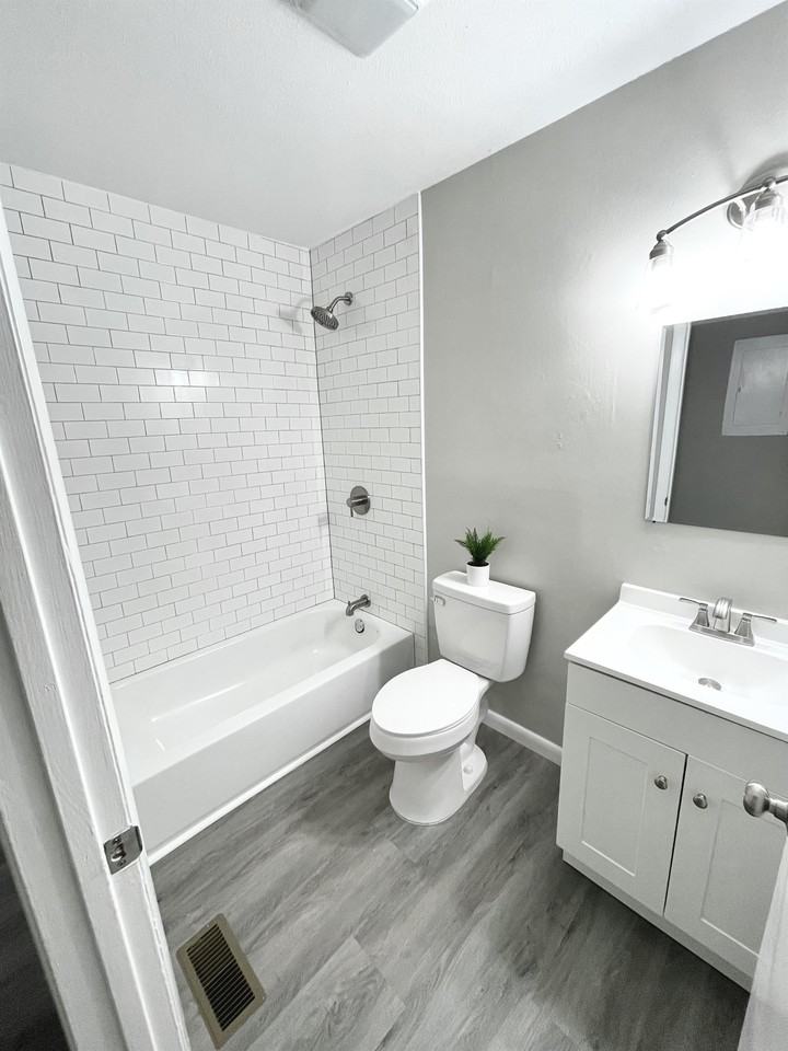 338 Milburn Dr #1 - Photo 5 of 10