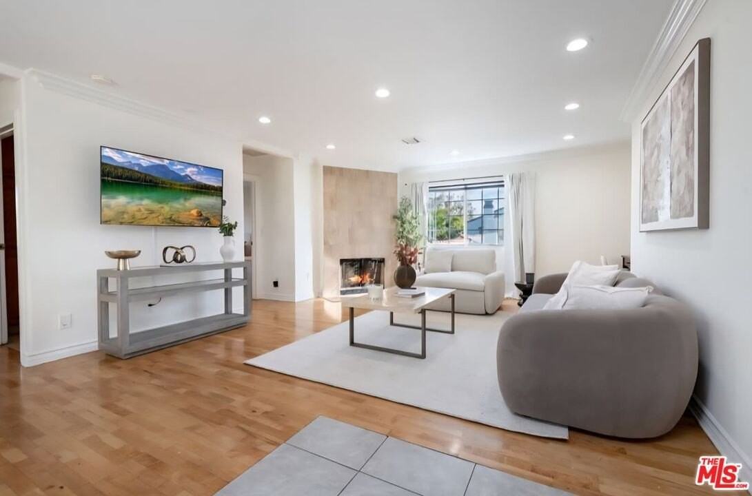 525 N Orange Dr Unit 1/2 #1-2 - Photo 3 of 23