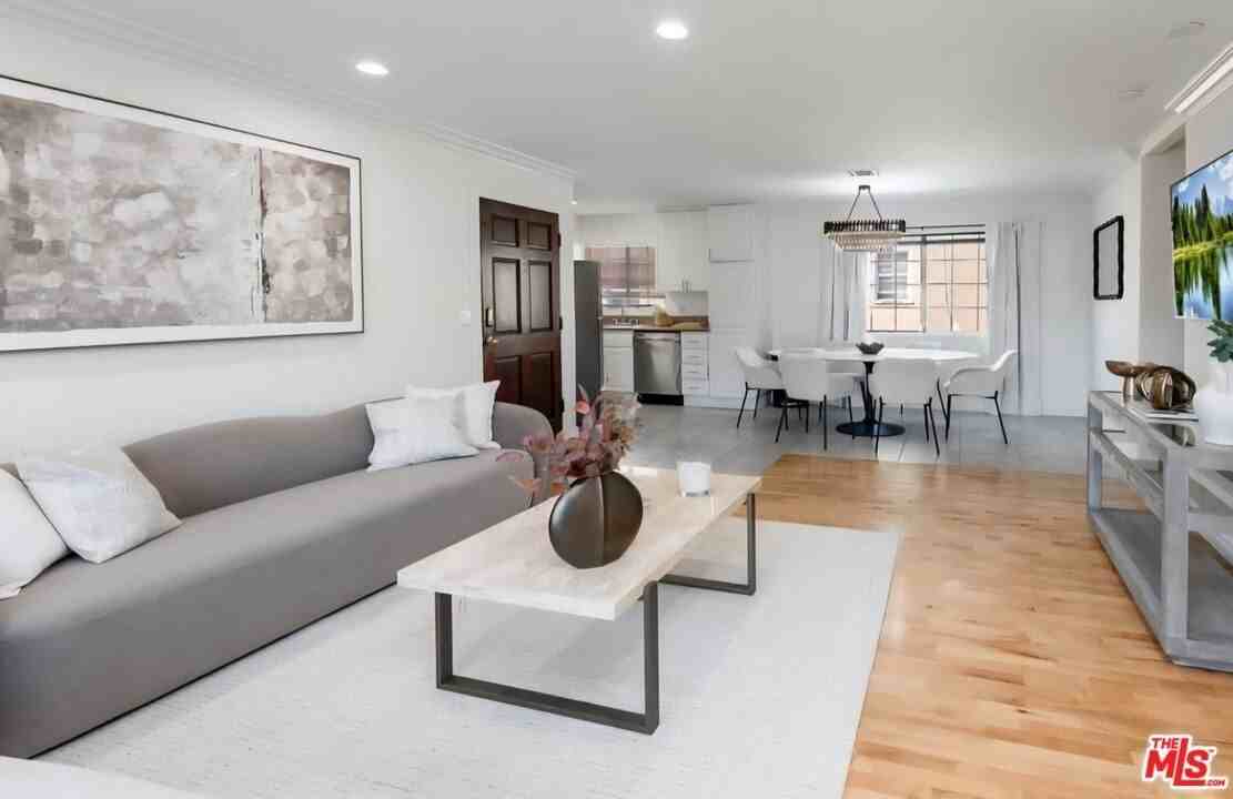 525 N Orange Dr Unit 1/2 #1-2 - Photo 5 of 23