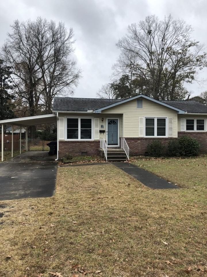 1253 Maxwell St - Photo 2 of 12