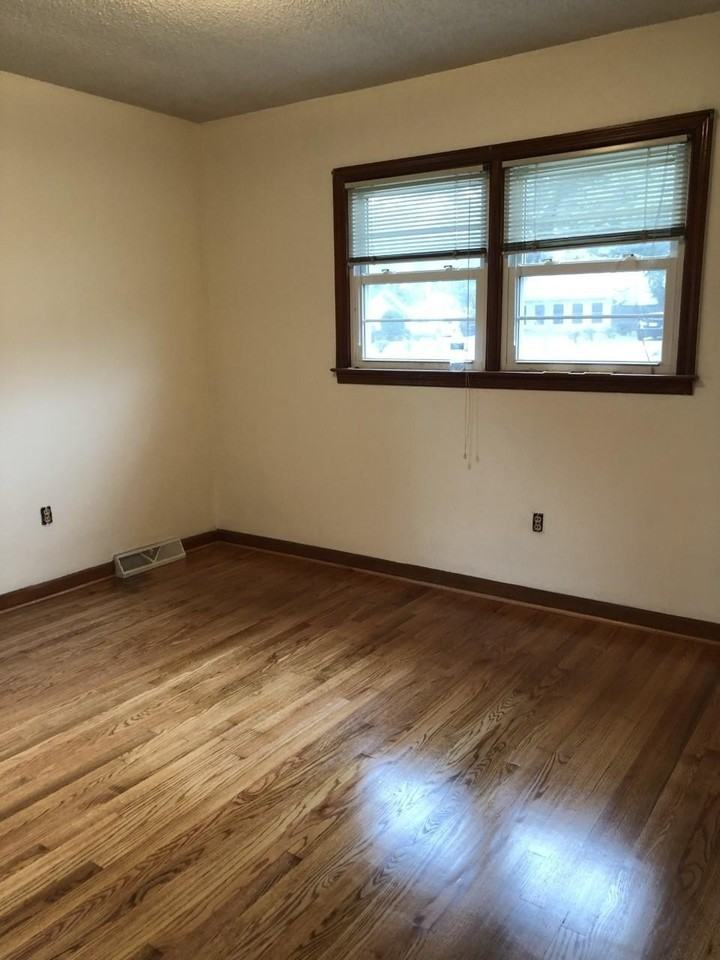 1253 Maxwell St - Photo 6 of 12